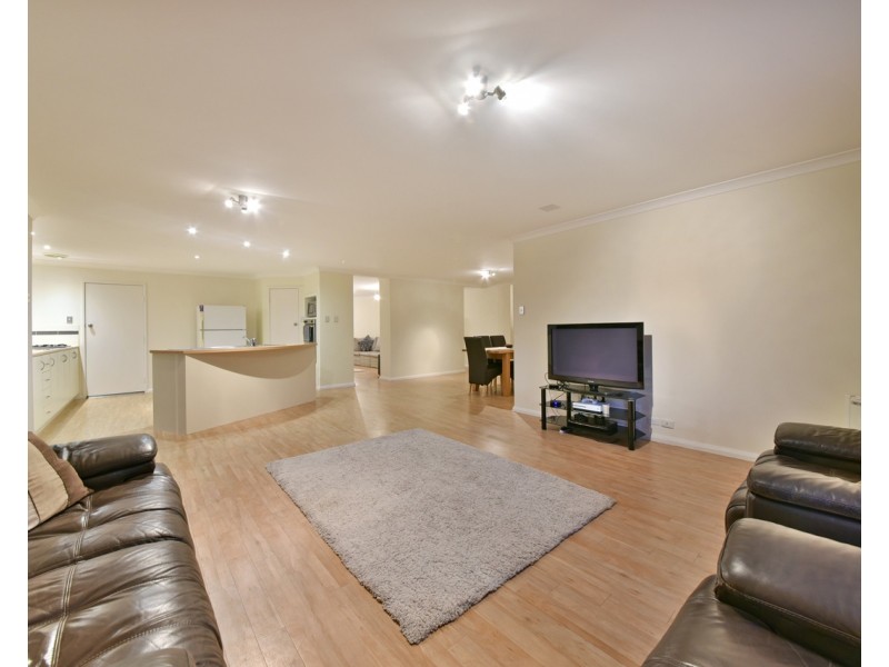 3 Inez Pass, Kinross WA 6028