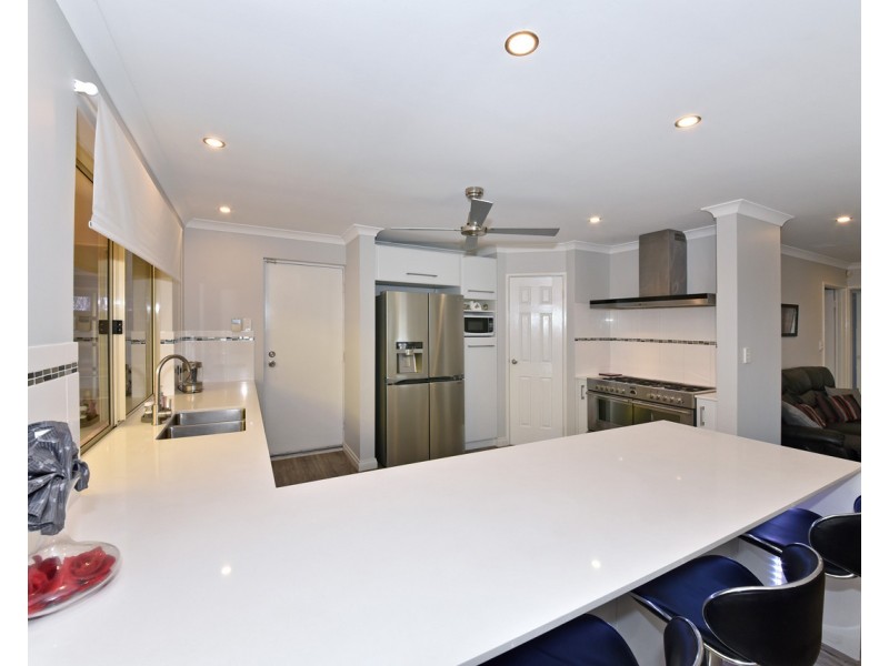 34 Savona Grove, Mindarie WA 6030