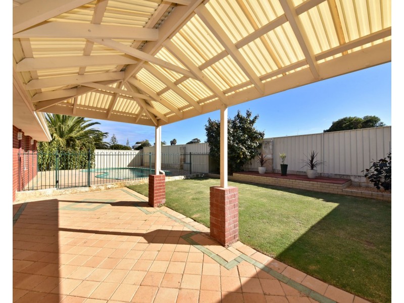 34 Savona Grove, Mindarie WA 6030