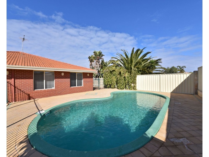 34 Savona Grove, Mindarie WA 6030