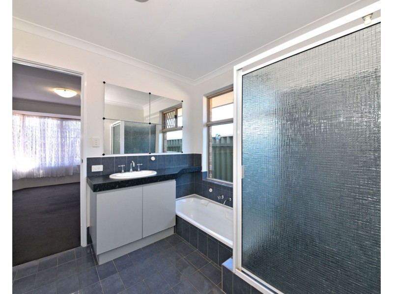 51 Stradbroke Gardens, Ridgewood WA 6030