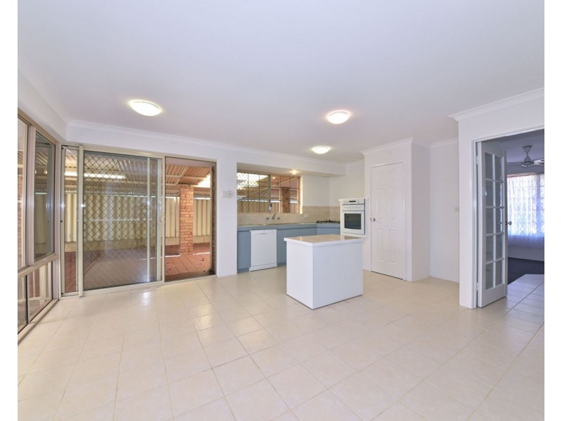 51 Stradbroke Gardens, Ridgewood WA 6030