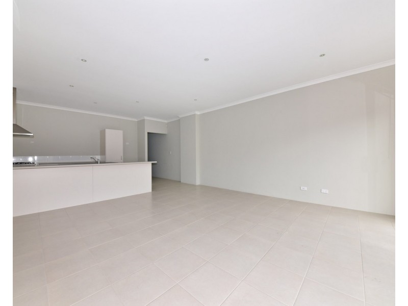 57 Fairbourne Approach, Butler WA 6036