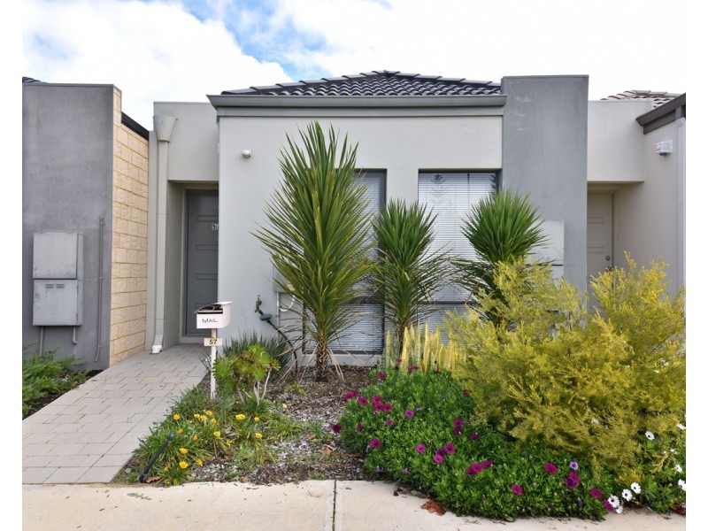 57 Fairbourne Approach, Butler WA 6036