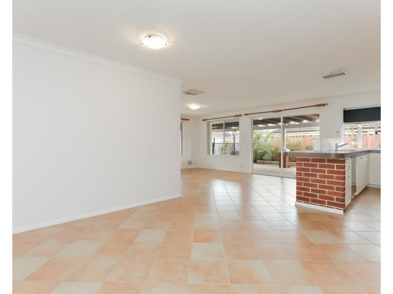 15 Canopy Court, Banksia Grove WA 6031