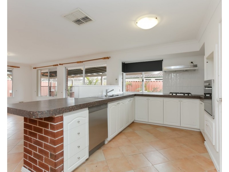 15 Canopy Court, Banksia Grove WA 6031