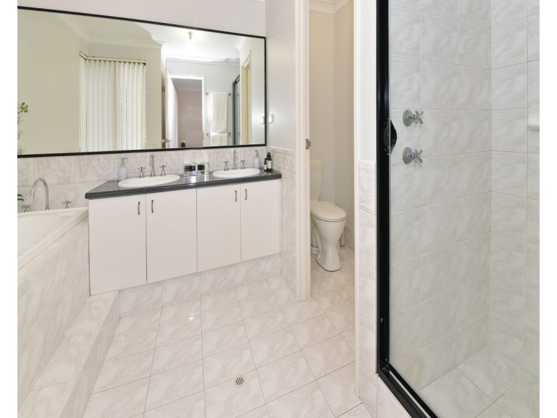 6 Barletta Place, Mindarie WA 6030