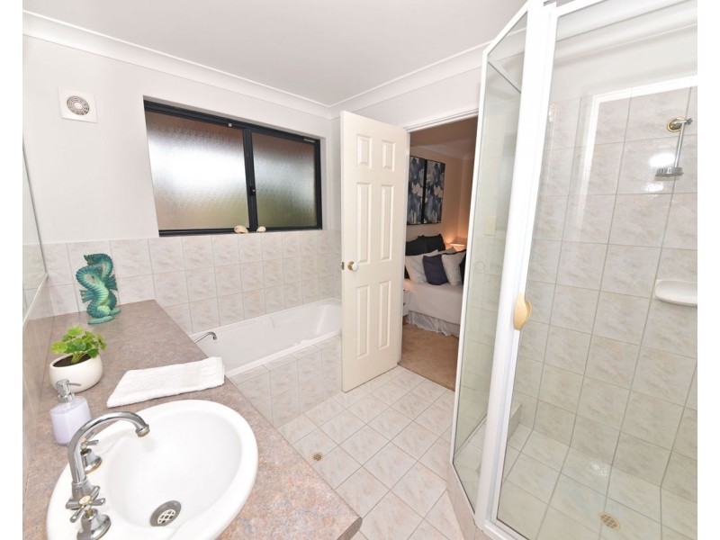 6 Barletta Place, Mindarie WA 6030