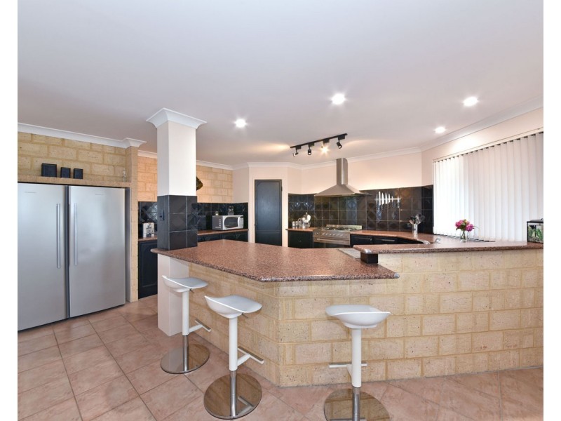 6 Barletta Place, Mindarie WA 6030