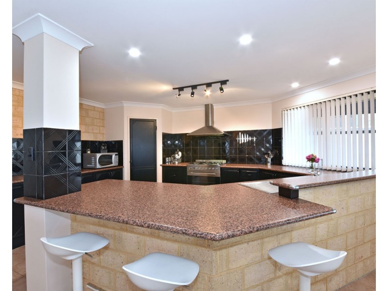 6 Barletta Place, Mindarie WA 6030