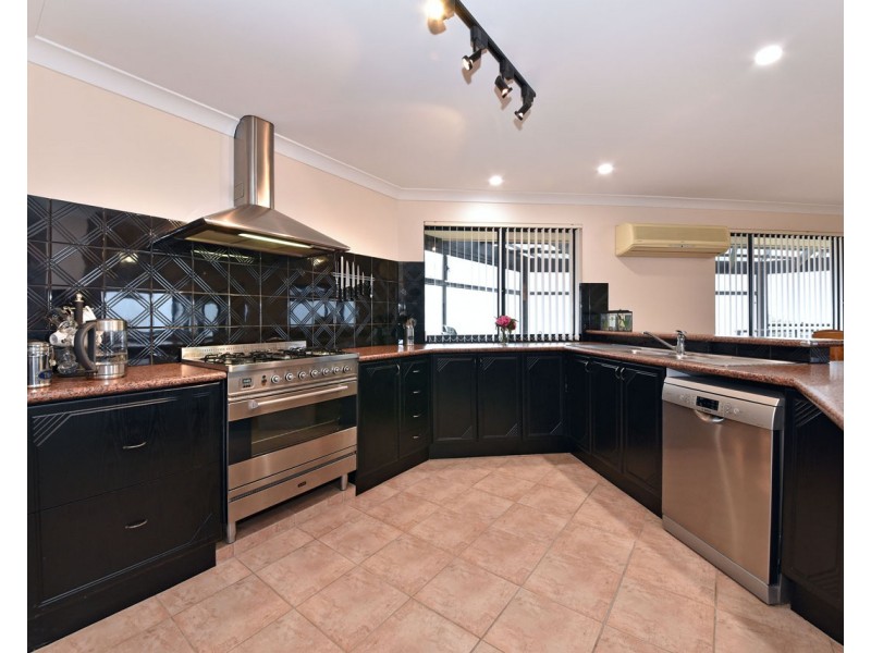 6 Barletta Place, Mindarie WA 6030