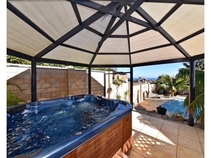 6 Barletta Place, Mindarie WA 6030