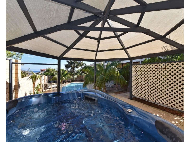 6 Barletta Place, Mindarie WA 6030