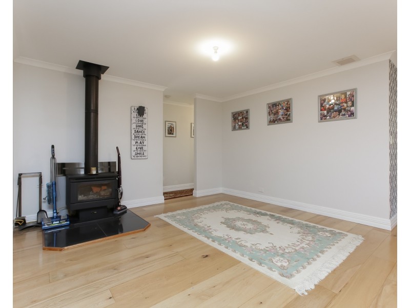 8 Skerries Way, Ridgewood WA 6030