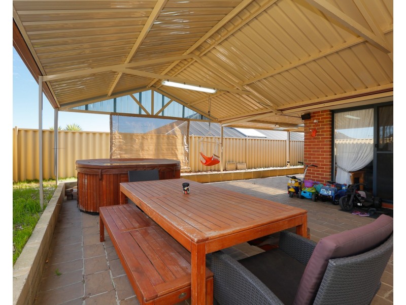 8 Skerries Way, Ridgewood WA 6030