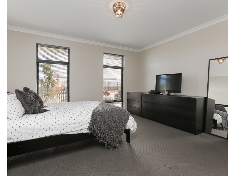 16 Somerton Drive, Alkimos WA 6038