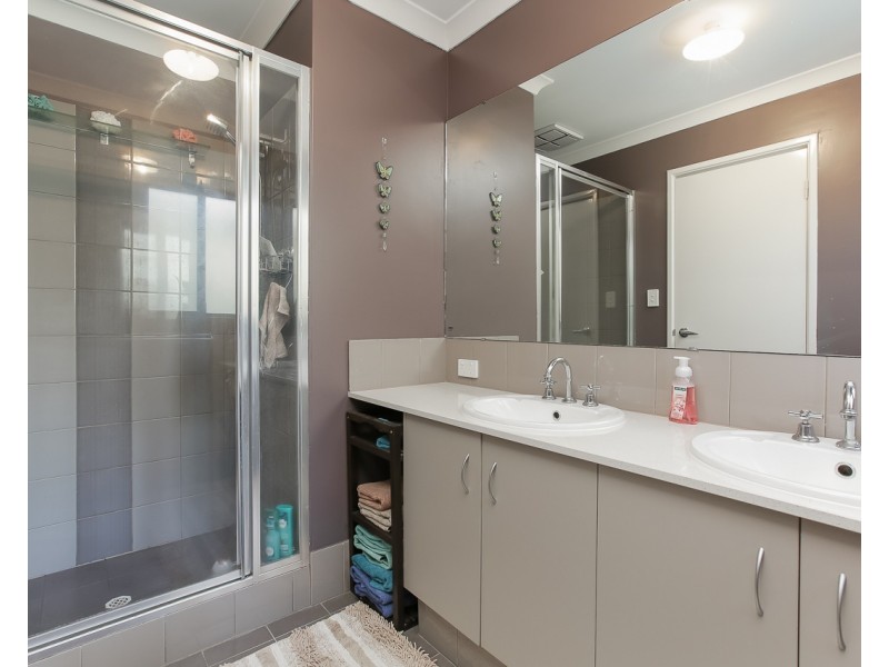 16 Somerton Drive, Alkimos WA 6038