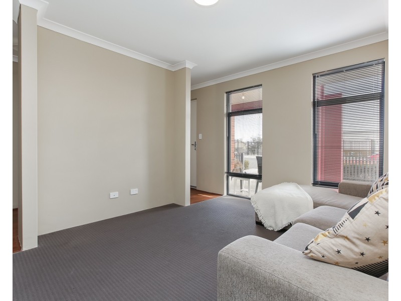 16 Somerton Drive, Alkimos WA 6038