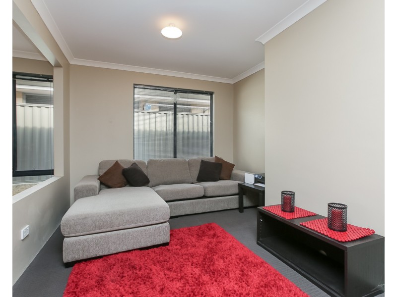 16 Somerton Drive, Alkimos WA 6038