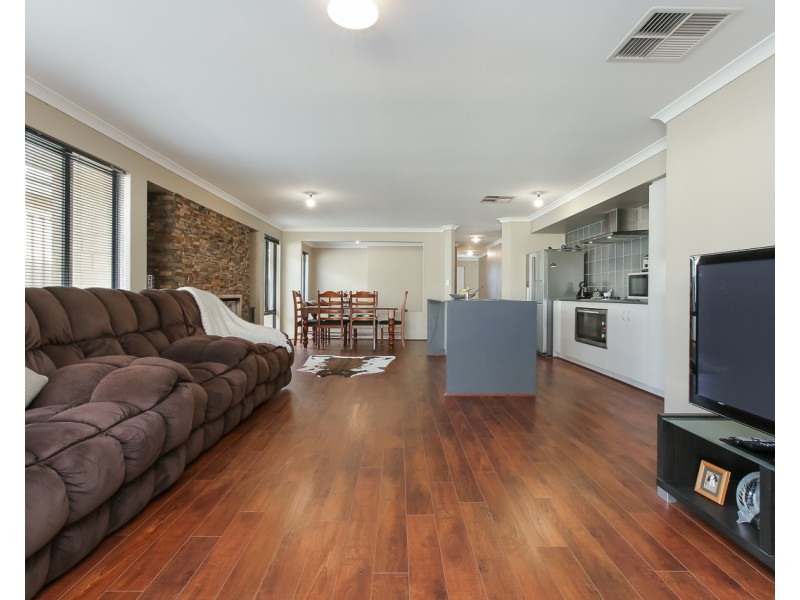 16 Somerton Drive, Alkimos WA 6038