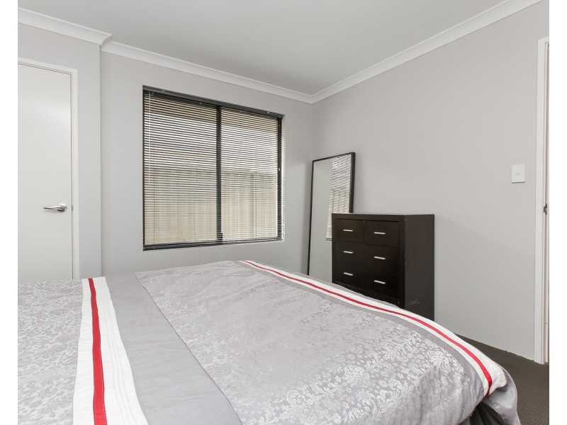 16 Somerton Drive, Alkimos WA 6038