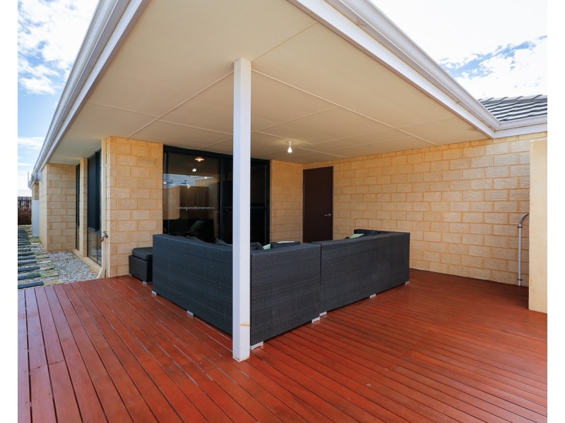 16 Somerton Drive, Alkimos WA 6038