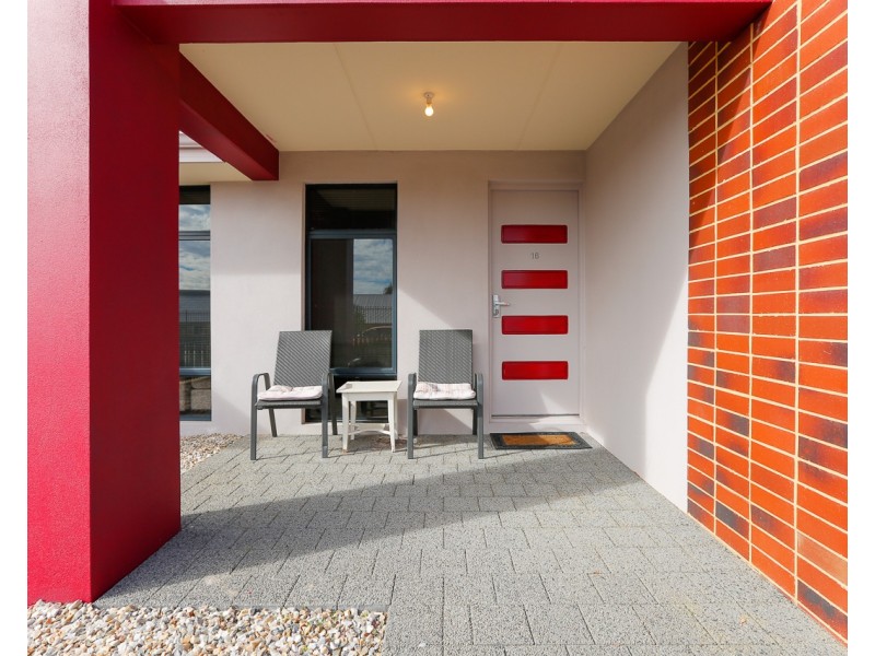 16 Somerton Drive, Alkimos WA 6038