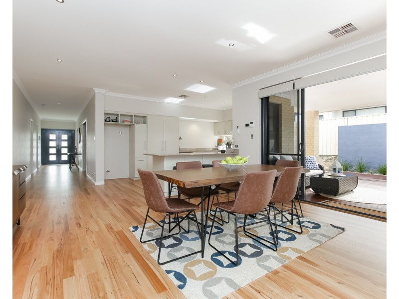 4 Moonraker Road, Jindalee WA 6036