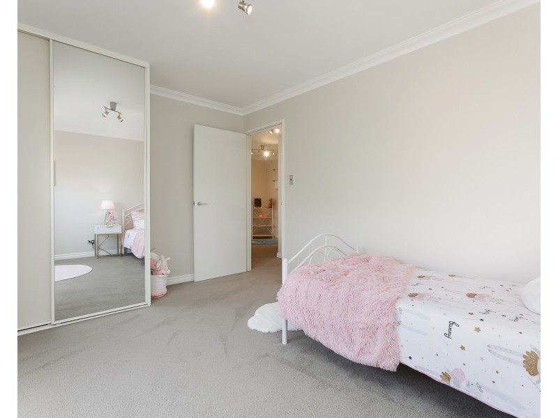 4 Moonraker Road, Jindalee WA 6036