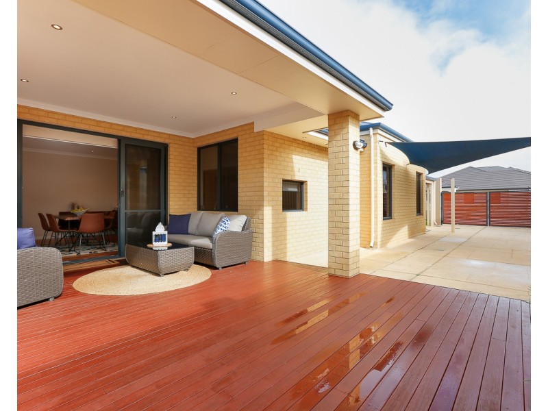 4 Moonraker Road, Jindalee WA 6036