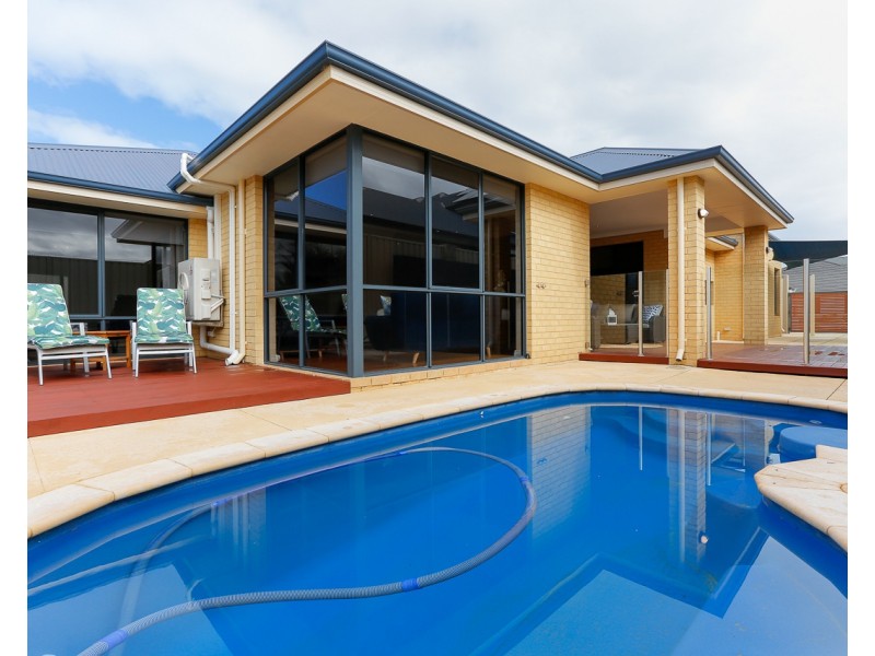 4 Moonraker Road, Jindalee WA 6036