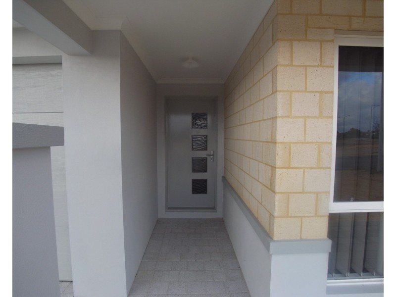 4 Labuan Way, Clarkson WA 6030