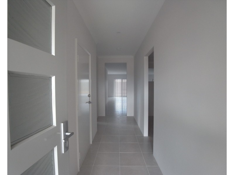 4 Labuan Way, Clarkson WA 6030