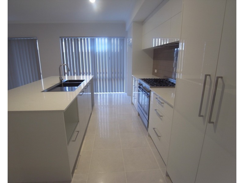 4 Labuan Way, Clarkson WA 6030