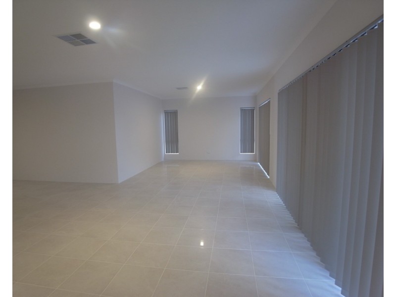 4 Labuan Way, Clarkson WA 6030