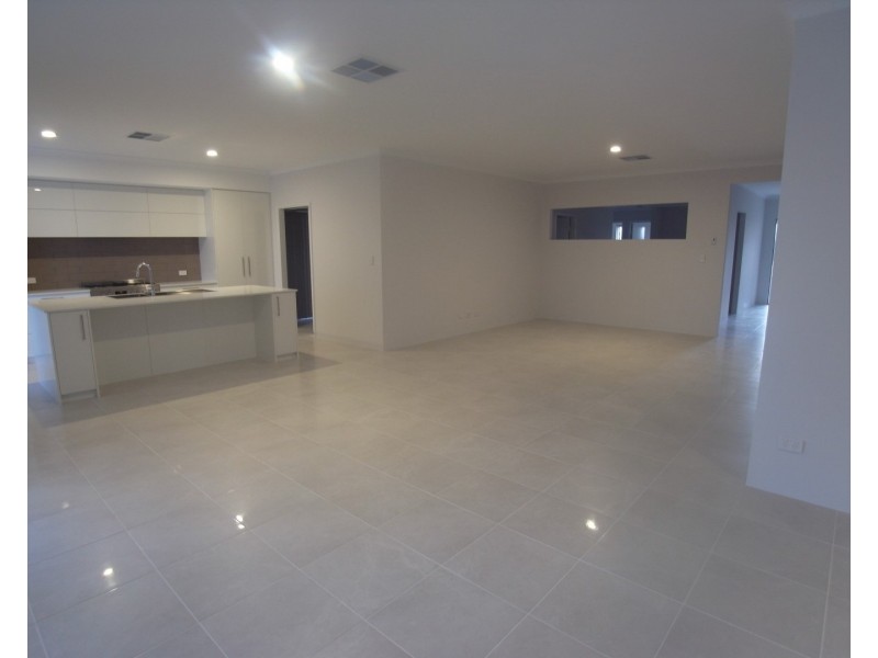 4 Labuan Way, Clarkson WA 6030