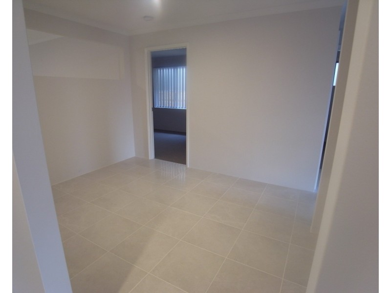 4 Labuan Way, Clarkson WA 6030