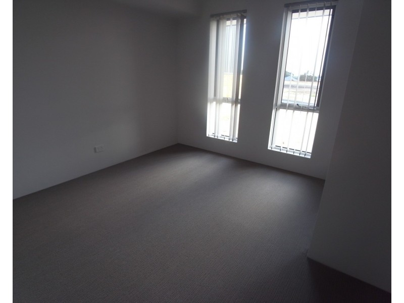 4 Labuan Way, Clarkson WA 6030