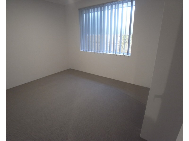 4 Labuan Way, Clarkson WA 6030
