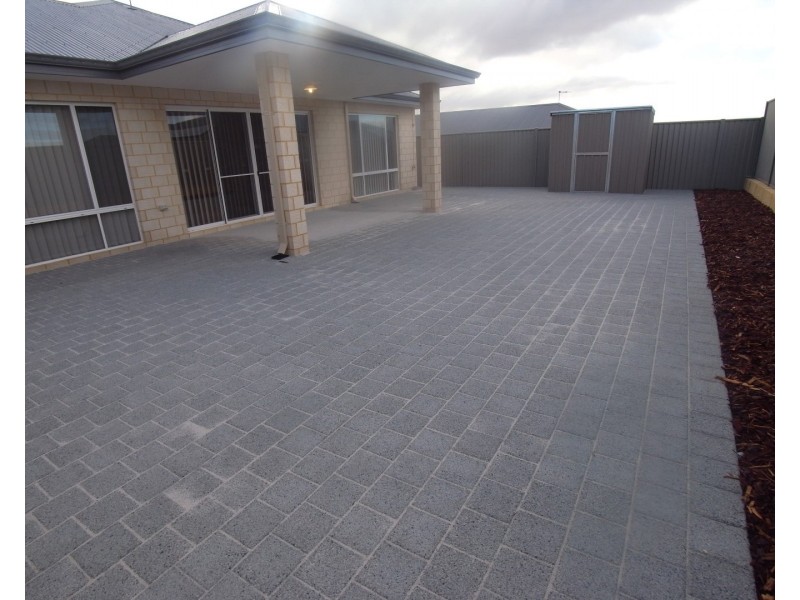 4 Labuan Way, Clarkson WA 6030