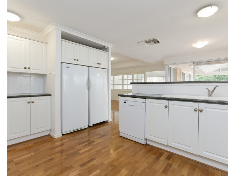 9 Barletta Place, Mindarie WA 6030