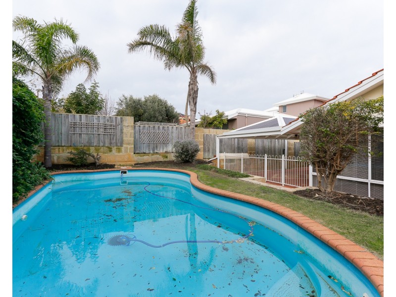 9 Barletta Place, Mindarie WA 6030