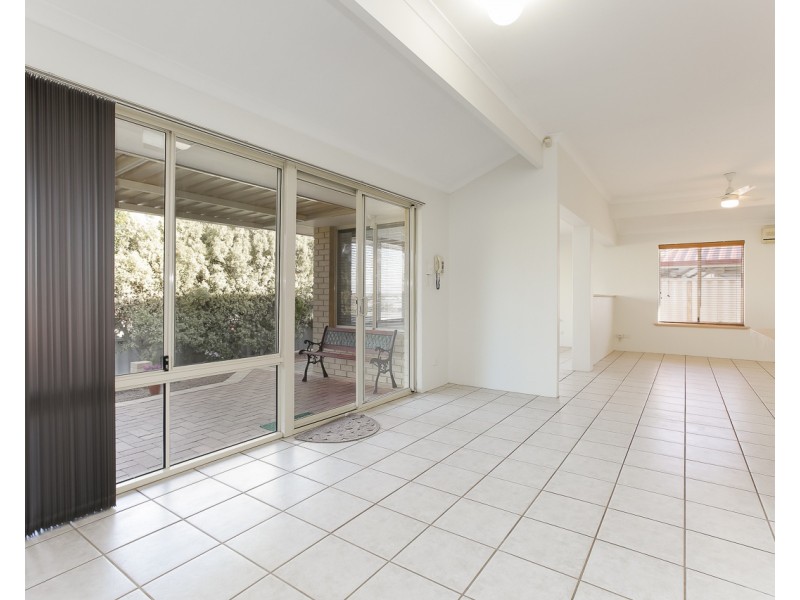 16 Glendevon Turn, Kinross WA 6028