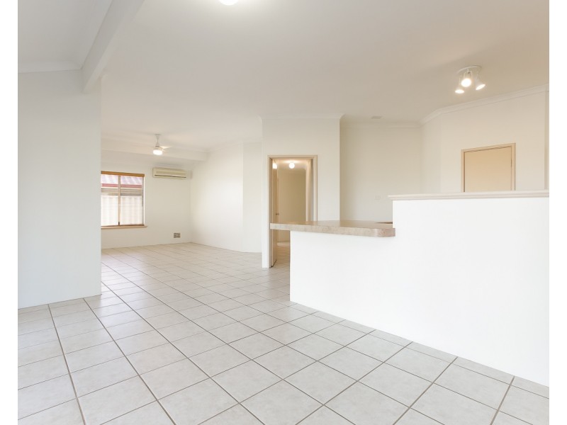 16 Glendevon Turn, Kinross WA 6028