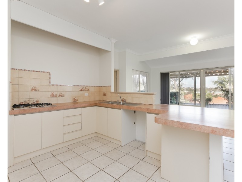 16 Glendevon Turn, Kinross WA 6028