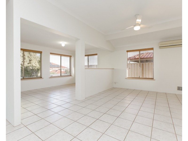 16 Glendevon Turn, Kinross WA 6028