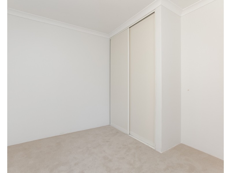 16 Glendevon Turn, Kinross WA 6028