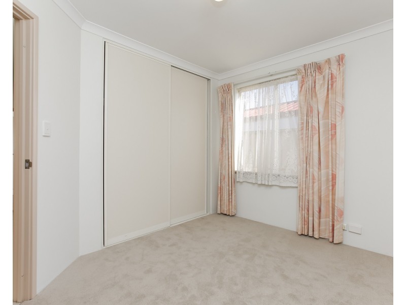 16 Glendevon Turn, Kinross WA 6028