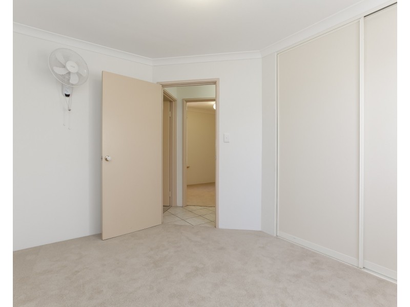 16 Glendevon Turn, Kinross WA 6028