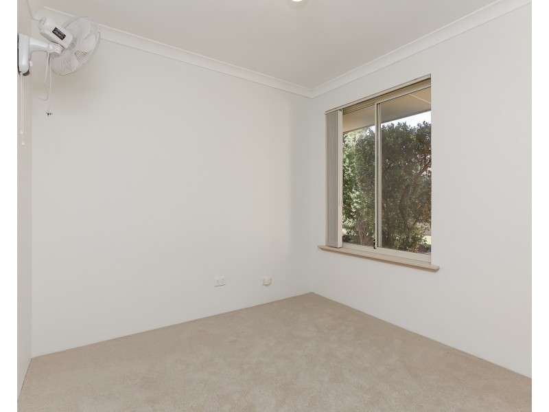 16 Glendevon Turn, Kinross WA 6028